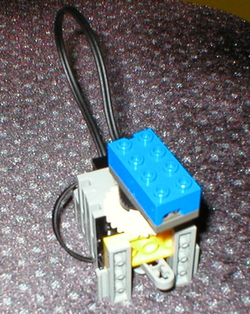 Lego RCX light sensor on a motor for scanning