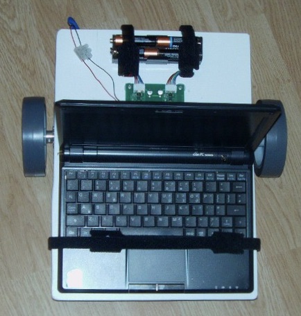 The EeePc netbook attached to the robot