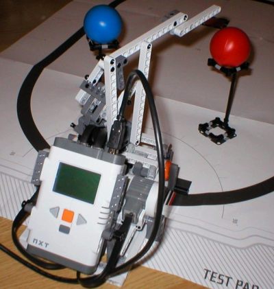 Mindstorms NXT Robot Arm PArtially Built