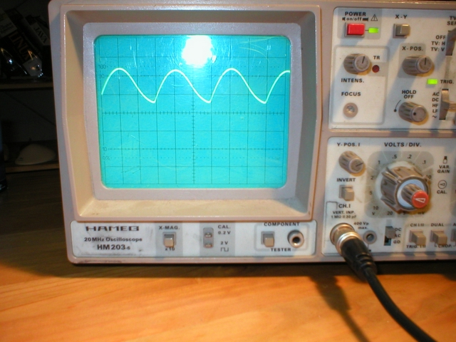 Here is a shot framing the screen of the Oscilloscope with the result. I am not a photographer - forgive the flash...